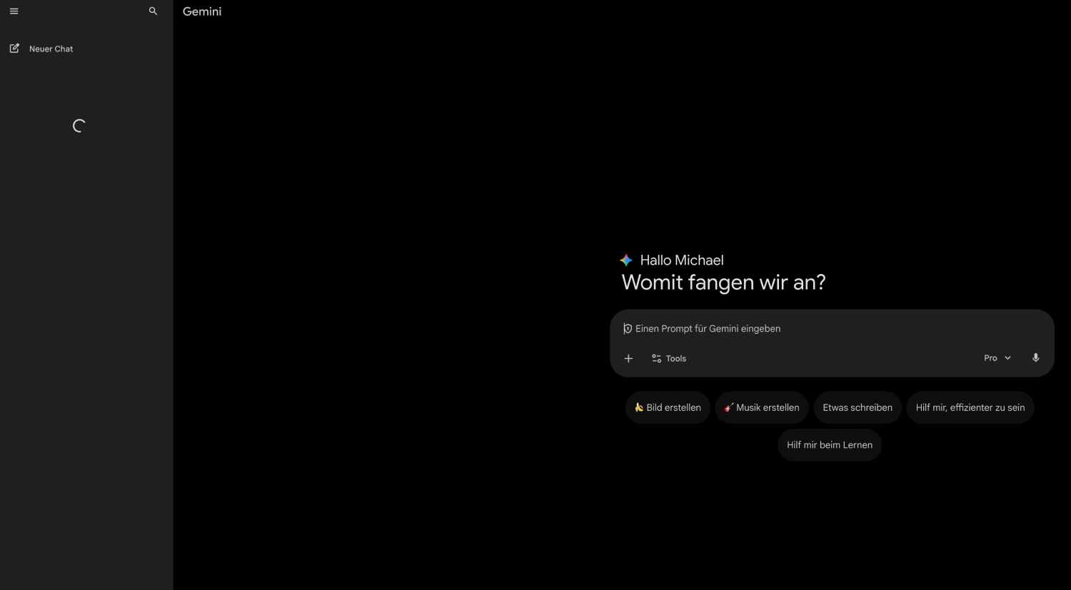 Gemini ist Googles multimodaler KI-Assistent und verarbeitet Text, Code, Bilder, Video und Audio gleichzeitig. Von der Bilderstellung über Musikgenerierung bis zur Effizienzsteigerung deckt Gemini den gesamten kreativen Workflow ab.