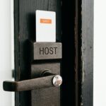 Januscape: Der Ausbruch vom Gast zum Host in KVM (CVE-2026-53359)