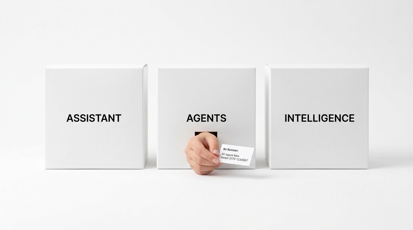 Drei weiße Boxen, beschriftet mit ASSISTANT, AGENTS, INTELLIGENCE. Hand hält Visitenkarte