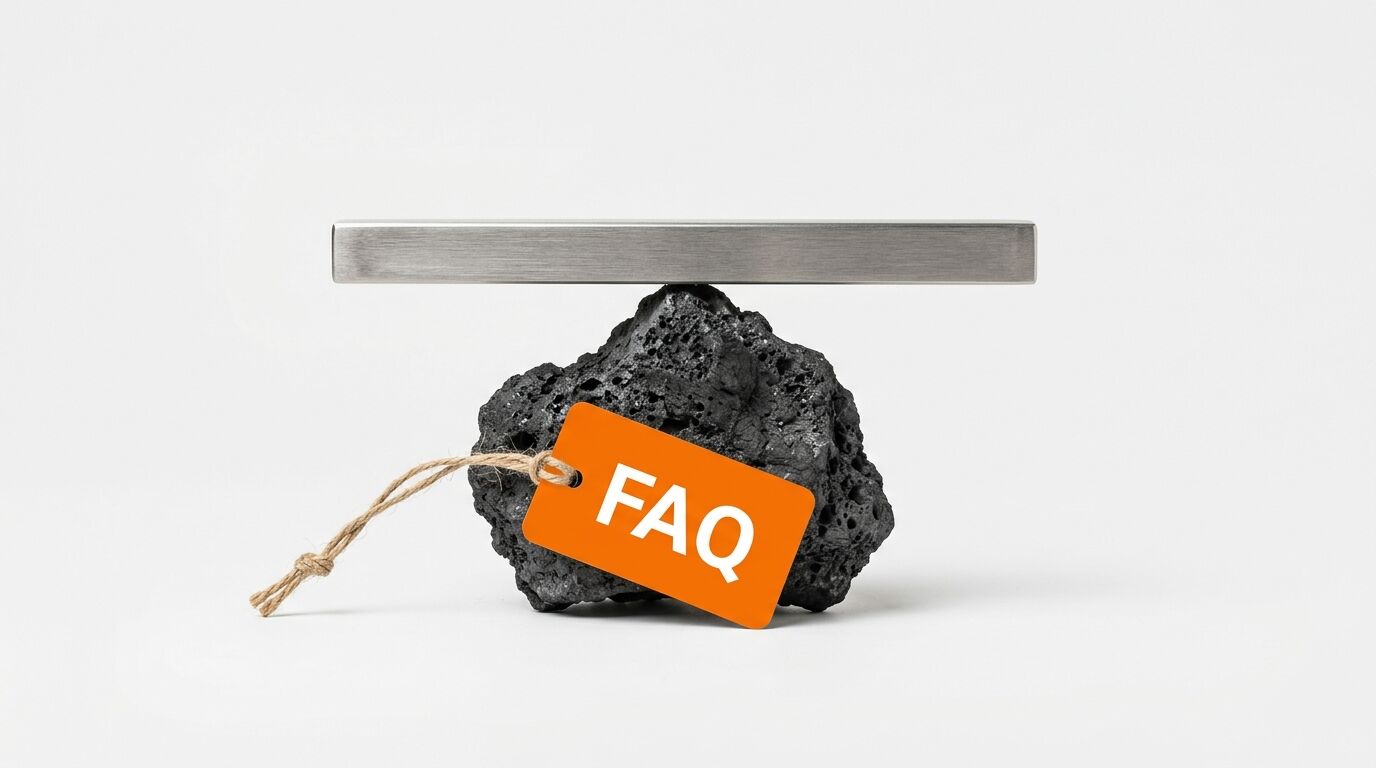 Lavas t ein auf weißem Hintergrund mit einem Metallbalken und einem FAQ-Anhänger