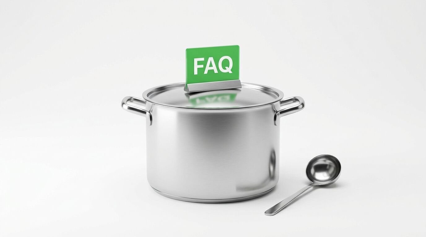 Kochtopf mit Deckel, grünem FAQ-Schild und Schöpfkelle