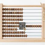 Warum braucht die npm-Bibliothek mathmain einen verschlüsselten Loader?